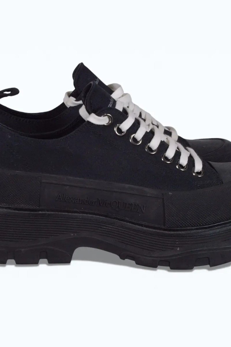 Alexander McQueen-Tread Slick Low-Top Sneaker